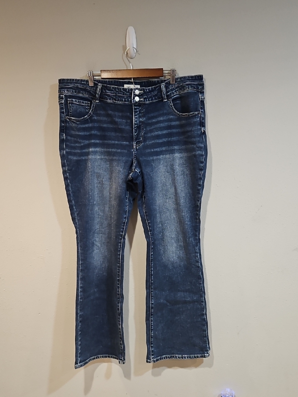 BKE Payton Mid Rise Bootcut - Picture 2 of 8